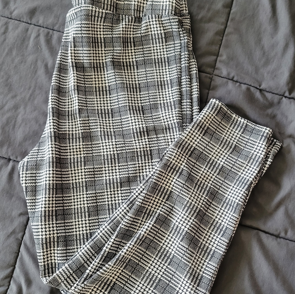 Shein Curve Business Causual Black and White Print Leggings